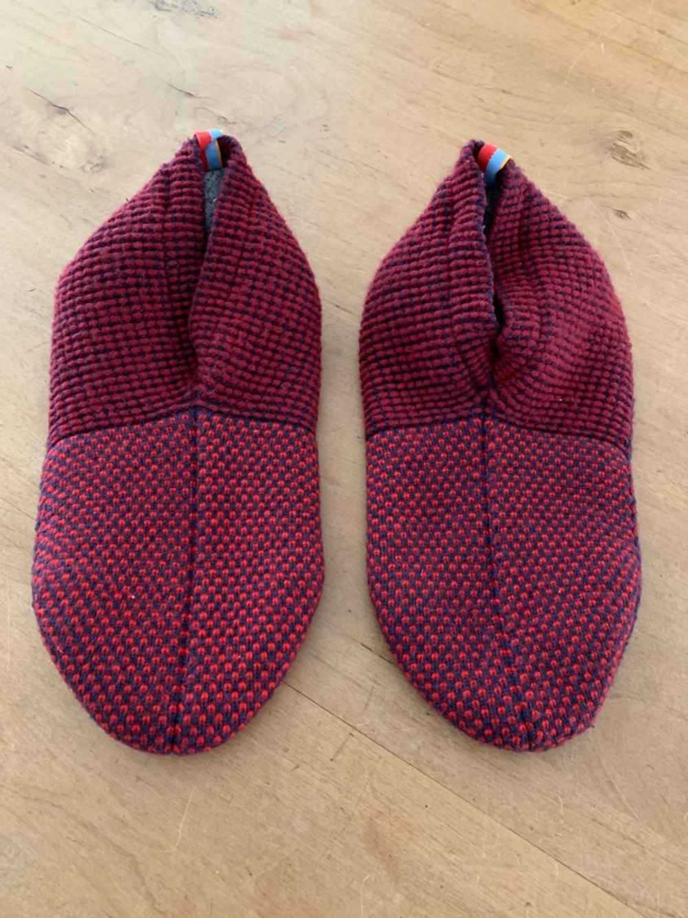 Men’s Bombas Red Gripper Slippers Size Extra Large
